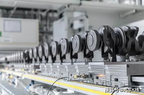 點(diǎn)兵2021 堅(jiān)持自我革命 的吉利帝豪喚醒了誰(shuí)